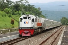 Kereta Cepat Segera...