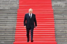 Biden Sebut Putin Paria,...