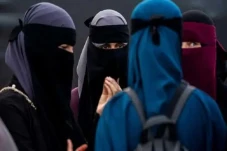 Haruskah Meminta Izin...