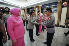 6 Kombes Polri Naik...