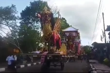 Beri Penghormatan untuk...