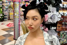 Hwa Sa Dilaporkan Pacaran...