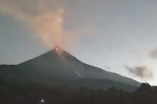 Pergerakan Magma ke...