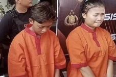 Jual 2 Wanita Cantik...