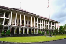 Universitas Negeri Terfavorit...