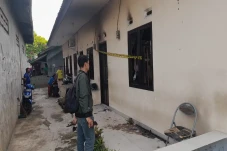 Ditemukan Botol Bensin...