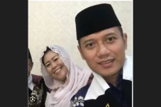 Yenny Wahid Unggah Foto...