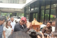 Pengacara Irwan Sangkal...