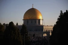 Israel Hentikan Pekerjaan...