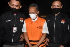 Hakim Tipikor Sakit,...