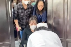 Masuk Ruang Sidang Mario...