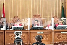 Drama Persidangan Mario...