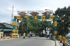 4 Universitas Swasta...