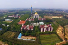 Dinilai Menyimpang,...