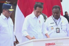 Presiden Jokowi Resmikan...
