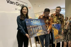 Resmikan Pameran Van...