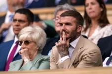 David Beckham Nonton...