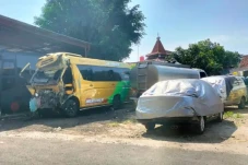 Kronologi Minibus Tabrak...