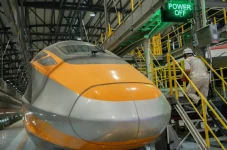 10 Kereta Tercepat di...