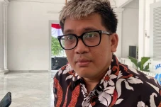 Temui Heru Budi Bahas...