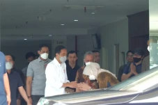 Presiden Jokowi Jenguk...