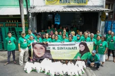 Relawan Sintawati Bagi-bagi...