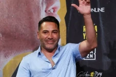 Oscar De La Hoya: Naik...