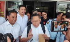 Bebas Murni, Anas Urbaningrum...