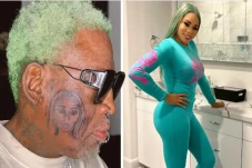 Rodman Bikin Tato Wajah...