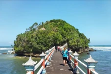 Kisah Pantai Jembatan...