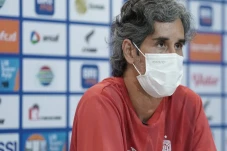 Perbaiki Posisi di Klasemen...
