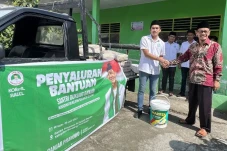 Santri Ganjar Bantu...