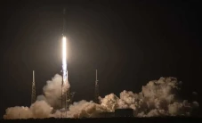 Roket SpaceX Falcon...