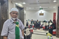 Tiba di Madinah, Jemaah...