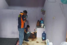 Wanita Hamil Tanpa Identitas...