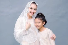 Enji Mantan Suami Ayu...