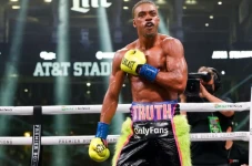 Errol Spence Korbankan...
