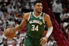 Pebasket NBA Giannis...