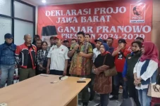 Pendiri Projo Dukung...