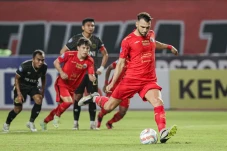 Hasil Liga 1: Comeback...
