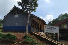 Miris! Gedung Rusak...