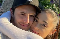 Pernikahan Ariana Grande...