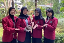 Tim Mahasiswi UMM Ciptakan...