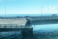 Balas Serangan Jembatan...
