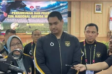 Kericuhan Suporter Warnai...