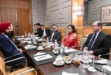 Sri Mulyani Tegaskan...