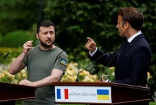 Rusia: Zelensky Menjadi...