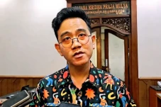 Gibran Dibisiki Ganjar:...