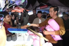 Momen Jokowi Kunjungi...