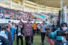 Hadiri Perayaan Hari...